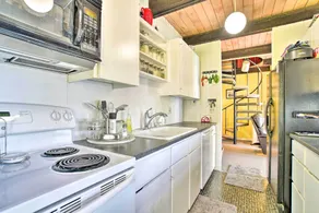 Hilltop Green Lake Home: Dock, Kayaks, Views! - Innenbereich