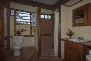 Cotton Tree Lodge - Bathroom