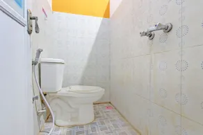 Capital O 92929 Hotel New Tirta Kencana Syariah - Bathroom