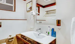 Treebo Galaxy Suites Near Yeshwanthpur Railway Station - Bad
