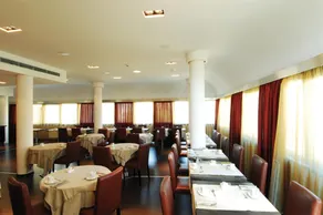 Cosmopolitan Hotel - Restaurant