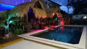 River Retreat Home & Holiday Park - Piscine