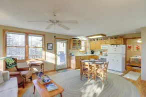 Burnsville Cabin w/ Deck & Trails - Dog Friendly! - Interiör