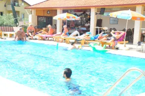 California Apart Otel - Piscina