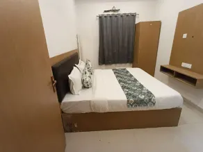 HOTEL SHREE JMM inn near by ion digital zone & pacific college - Rum
