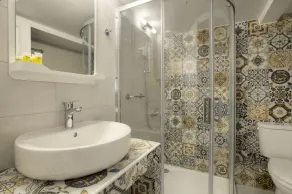 Pension Omorfi Poli - Salle de bain