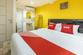 OYO Life 3782 Gunung Anyar - Zimmer
