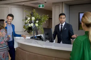 The William Inglis Mgallery - Reception