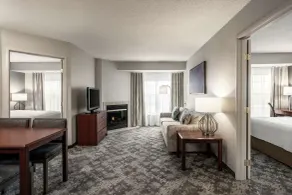 Homewood Suites by Hilton Erie - Chambre