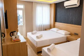 LEONMARE HOTEL - Room