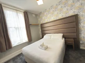 Lord Nelson Hotel-Lime Street Station Liverpool by Compass Hospitality - Chambre