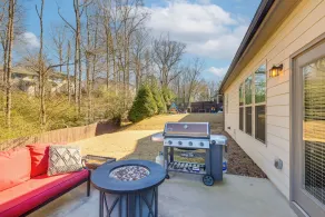 1 Mi to Lake Lanier: Modern Home w/ Patio & Yard! - Interiør