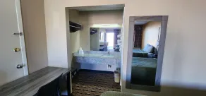 Super 7 Inn - Rom