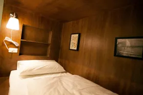 Mr. Lobster’s Secret Den design hostel - Room
