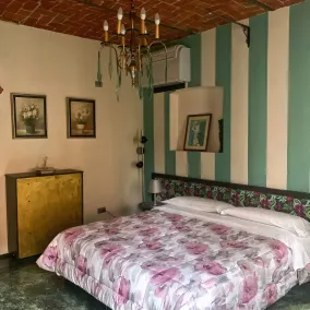 Cortiletto d'Alba camere con ristorante - Zimmer