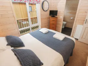 Dovestone Secluded Luxury Lodges - Pets Welcome - Rum
