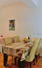 Club House Apartment with Garden and Pool - Room