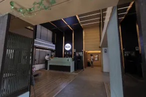 Pride Biznotel Alkapuri Near Vadodara Airport - Réception