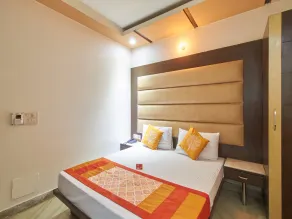 Hotel O J P Inn Near Patel Nagar Metro Station - Quarto
