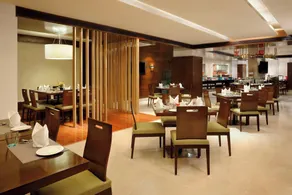 Four Points by Sheraton Ahmedabad - Restaurant