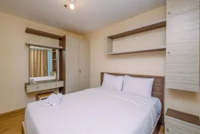 Comfortable And Warm 2Br At Tifolia Apartment - Rum