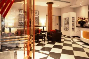 Hotel Victoria - Lobby sitting area