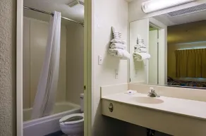 Motel 6-Barstow, CA - Salle de bain