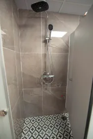 Ma Pi Leng Horizon Hostel - Tour & Motobike rental - Bathroom