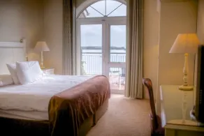 WatersEdge Hotel - Habitación