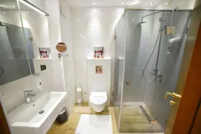 Central Inn - Bathroom