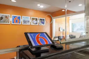 Motel 6-Dumfries, VA - Hall