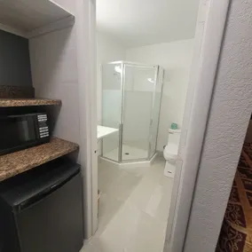 Budget Inn - Badezimmer