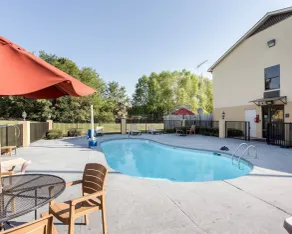 Quality Inn Olive Branch - Memphis South - Piscine