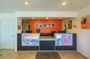 Motel 6-Lawton, OK - Hall