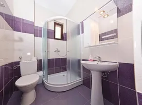 Summer Rest - Bathroom
