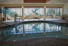 Comfort Suites Edinboro - Pool