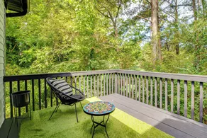 8 Mi to Mercedes-benz: Upscale ATL Gem w/ Balcony - Innenbereich