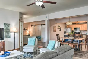 Waterfront Vacation Rental in Ocean Shores - Intérieur
