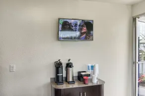 Motel 6-Everett, WA - South - Hall