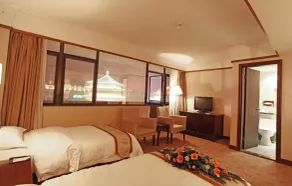 Ramada by Wyndham Xi'an Bell Tower - Room