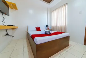 RedDoorz Plus @ Casa Lucia Sindalan San Fernando City Pampanga - Chambre