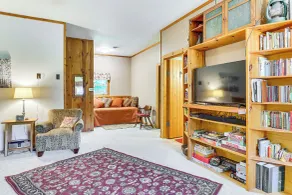 La Crescent Cottage on Minnesota Bluffs w/ View! - Innvendig