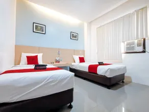 RedDoorz near Trade School Gensan - Room