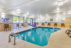 Comfort Suites Columbia Northeast - Fort Jackson - Piscine