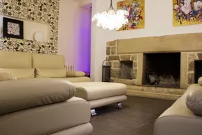 Hotel Teratermal - Lobby sitting area