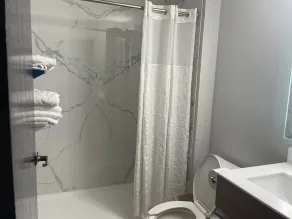 Microtel Inn by Wyndham Atlanta Airport - Salle de bain