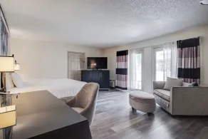 Cottonwood Suites Savannah Hotel & Conference Center - Chambre