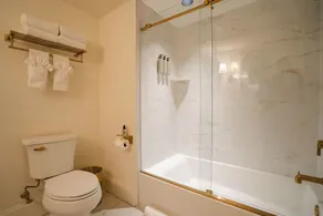 Coastal Chateau - Baño