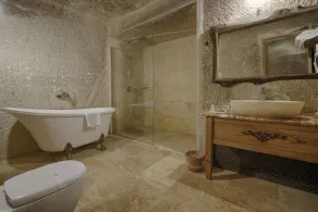 Hera Cave Suites - Bathroom