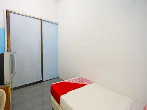 Hotel O Rafika Homestay SyariahNearTempat Makan Pagi Sore Nohil - Room